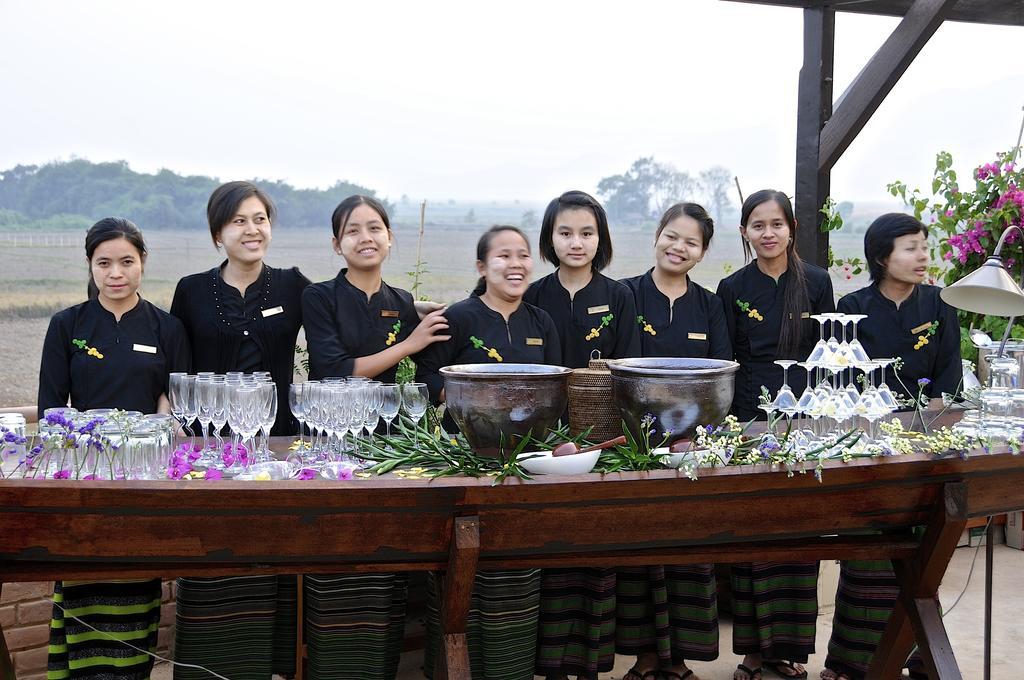 Thanakha Inle Hotel Nyaungshwe Exteriör bild