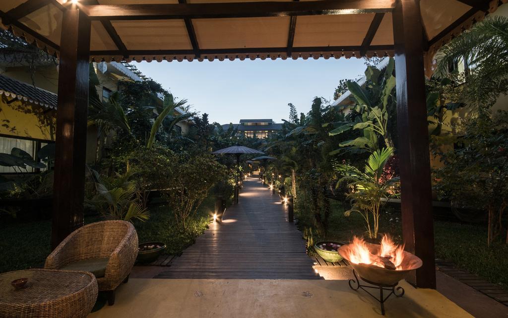 Thanakha Inle Hotel Nyaungshwe Exteriör bild