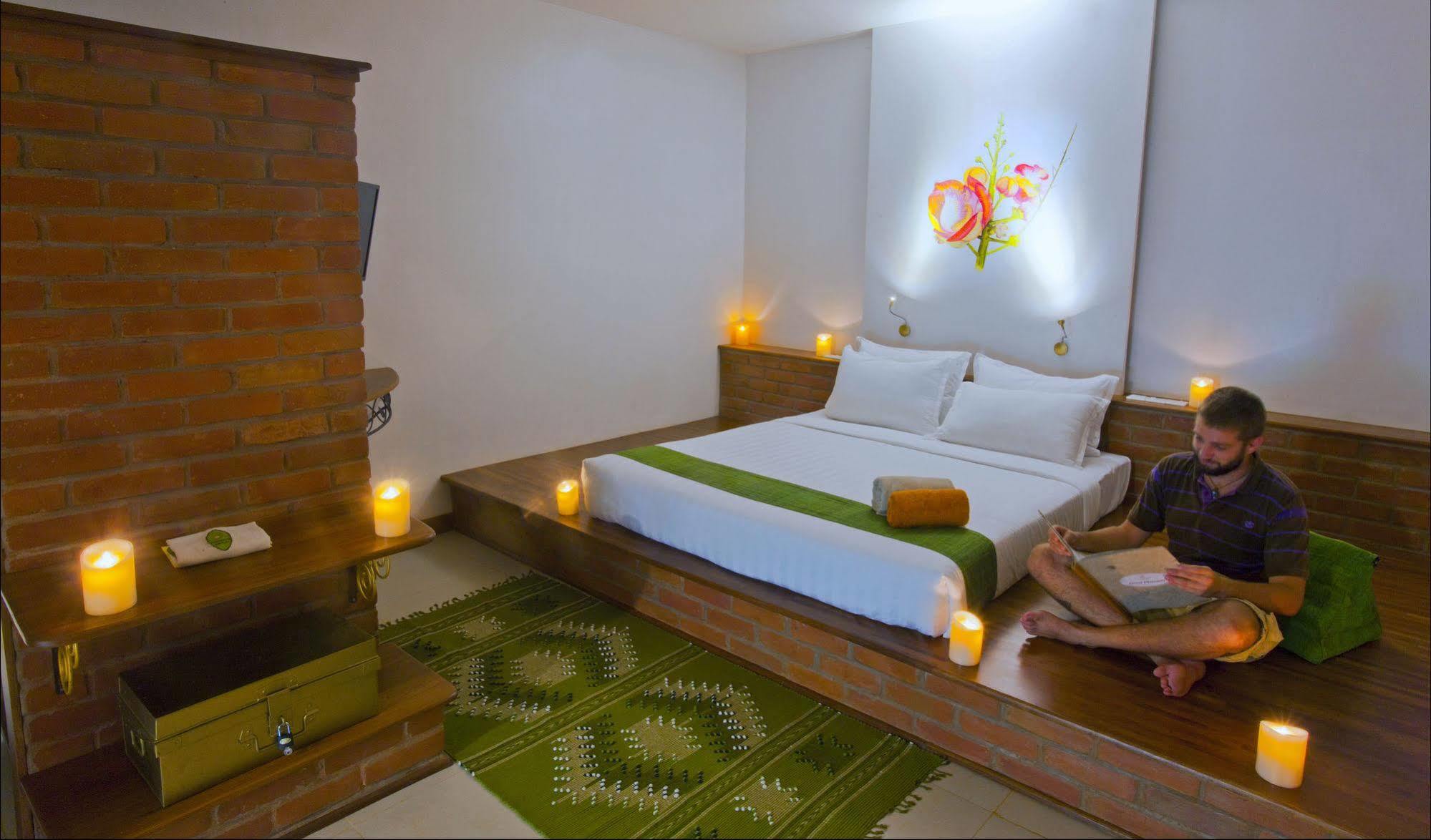 Thanakha Inle Hotel Nyaungshwe Exteriör bild