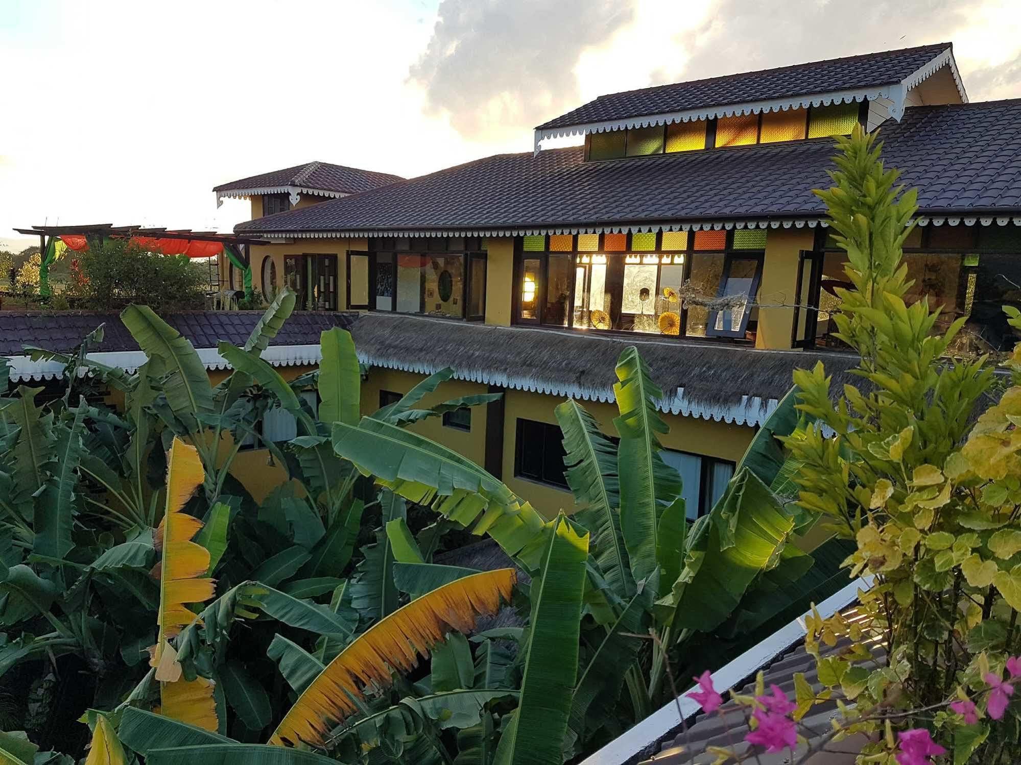 Thanakha Inle Hotel Nyaungshwe Exteriör bild